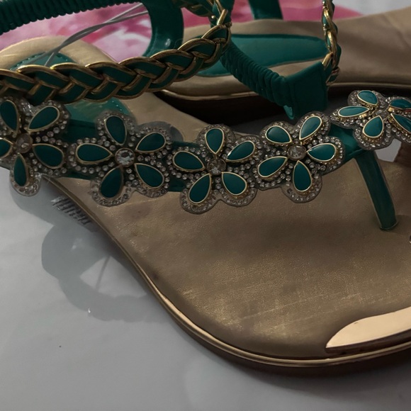 Elegant sandals - Picture 2 of 4